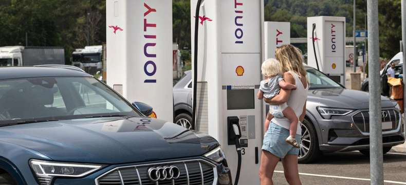 Recharge électrique : où en est-on sur le réseau VINCI Autoroutes ? 